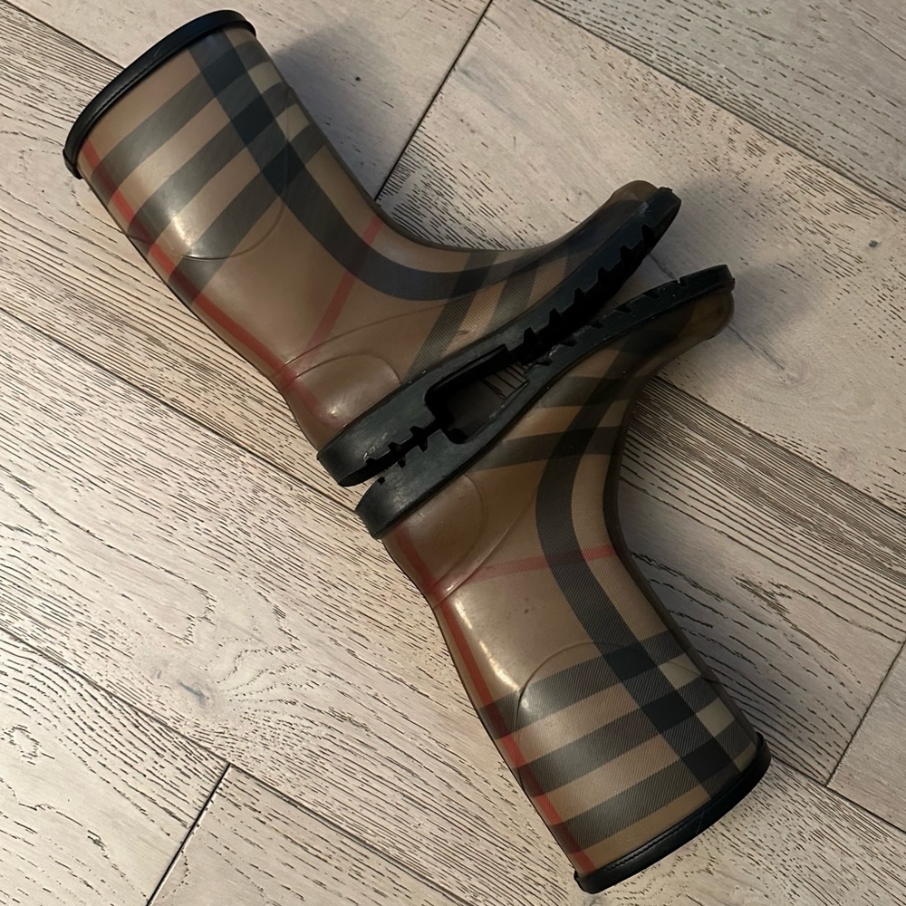 BURBERRY MID CALF CLASSIC NOVA CHECK PLAID RUBBER RAINBOOTS SIZE 36 / 6 - Picture 7 of 12
